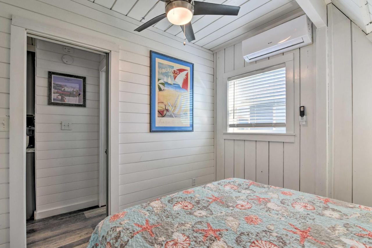 A-Frame Home With Deck - 2 Blocks To Surfside Beach! المظهر الخارجي الصورة